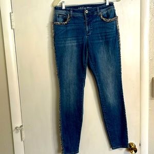 inc skinny legs, regular fit, size 6